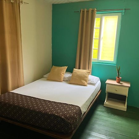 Hostal Cay Бастіментос Екстер'єр фото