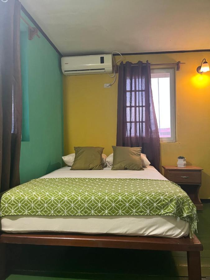 Hostal Cay Бастіментос Екстер'єр фото