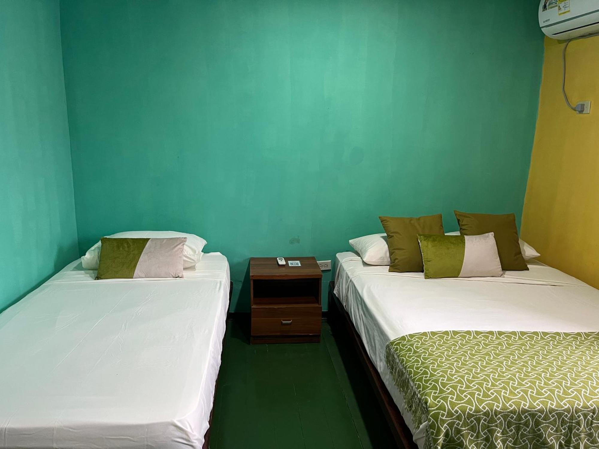 Hostal Cay Бастіментос Екстер'єр фото