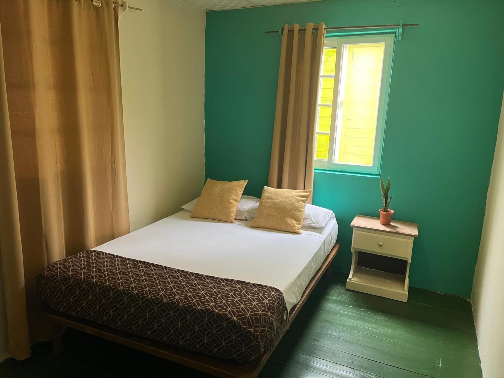 Hostal Cay Бастіментос Екстер'єр фото